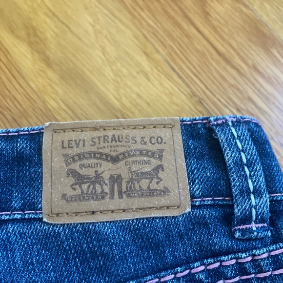 Levi’s girls boot cut jean with pink stitching - Picture 8 of 9